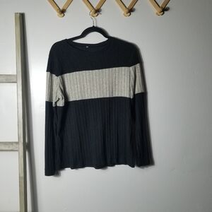 WOMEN'S LONG SLEEVE BLOUSE SIZE XXL (RUNS SMALL)